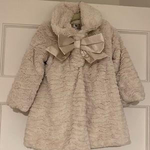 NWT Widgeon Toddler Girl Faux Fur Coat with Bow size 4T